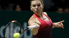 RAZANTNÍ FORHEND. Simona Halepová na Turnaji mistry v Singapuru.