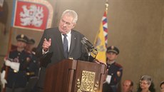 Prezident Milo� Zeman b�hem slavnostní ceremonie ocenil 35 osobností (28. �íjna...