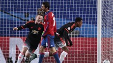ZAVINIL PENALTU, PAK VYROVNAL. Anthony Martial z Manchesteru United (vpravo)...