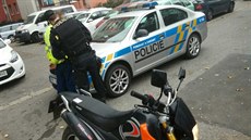 Policisté v Brn zadreli zlodje v okamiku, kdy se snail nasednout na...