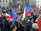 Na Horním náměstí v Olomouci demonstrovali příznivci Dělnické mládeže proti...