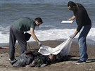 Ve stedu 28. íjna se u Lesbosu potopil devný lun s uprchlíky (31. íjna...