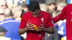 TY M�J MILÁ�KU. Philippe Coutinho z Liverpoolu slaví gól do sít� Chelsea.