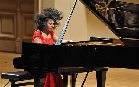 Gruzínská pianistka Khatia Buniatishvili