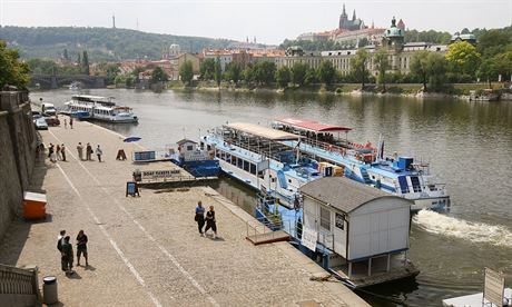 Náplavka praského Dvoákova nábeí