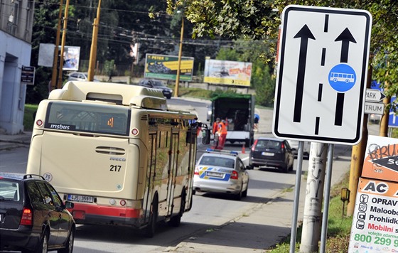 První bus pruh se objevil v Jihlav v roce 2015 na Havlíkov ulici.