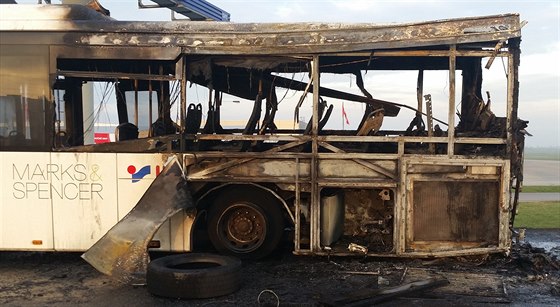 Poblí zastávky Výstavit Letany shoel autobus, auta a MHD jezdí objízdnou...