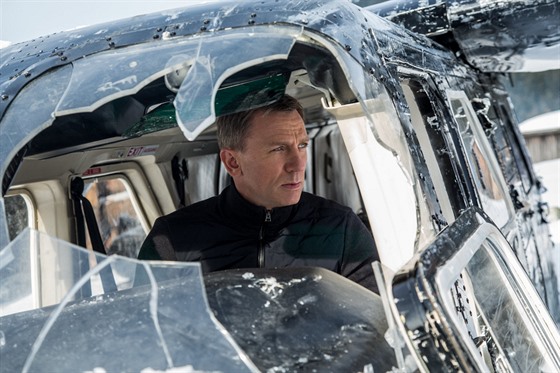 Daniel Craig jako James Bond ve filmu Spectre