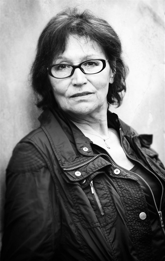 Zp�va�ka Marta Kubi�ová