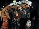 Uprchlíci v eckém pístavu Pireus (7. listopad 2015)