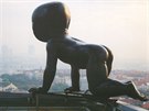 Instalace miminek sochae Davida erného na ikovském televizním vysílai v...