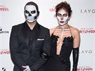 Jennifer Lopezová se staronovým pítelem Casperem Smartem na halloweenské party