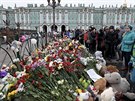 Obyvatelé Petrohradu vzpomínají na obti leteckého netstí (4. listopadu 2015)