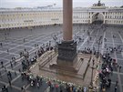 Obyvatelé Petrohradu vzpomínají na obti leteckého netstí (4. listopadu 2015)