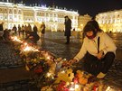 Obyvatelé Petrohradu vzpomínají na obti leteckého netstí (3. listopadu 2015)