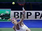SERVIS. Petra Kvitová ve finále Turnaje mistry v Singapuru.