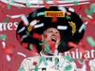 Nmecký pilot Nico Rosberg ze stáje Mercedes se raduje z triumfu ve Velké cen...