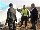 Egyptský premiér aríf Ismáíl obhlíí místo havárie ruského letadla (1....