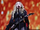 Madonna se nkolikrát sama doprovázela na kytaru i na ukulele. (O2 arena,...