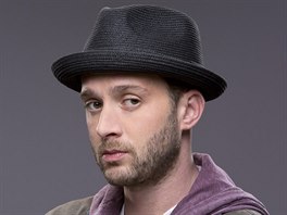 Eddie Kaye Thomas, pedstavitel Tobyho v serilu Tm korpion