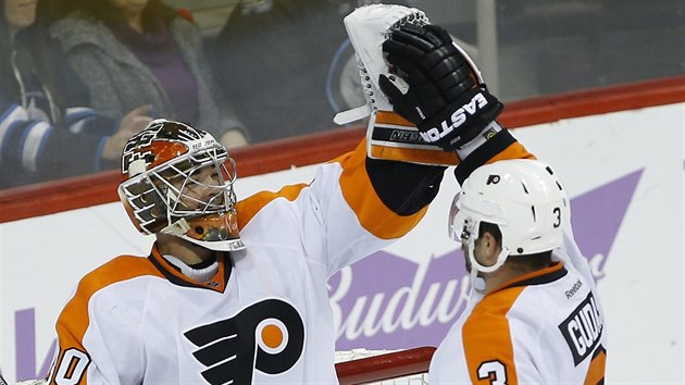 DOBR PRCE. Philadelphia v souboji s Winnipegem nedostala gl. Zsluhu na tom maj i brank Michal Neuvirth a obrnce Radko Gudas.