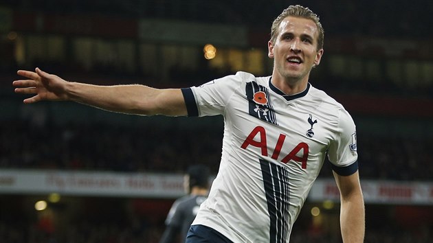 Harry Kane se raduje z pesnho zsahu do st Petra echa, kterm poslal Tottenham na hiti Arsenalu do veden.