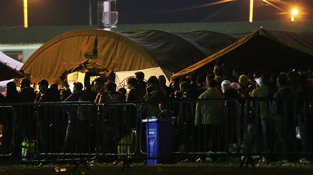 Uprchlický tábor u chorvatského msta Slavonski Brod (9. listopadu 2015).