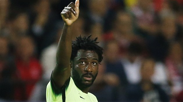 Wilfried Bony  z Manchesteru City se raduje z glu v utkn Ligy mistr v Seville.