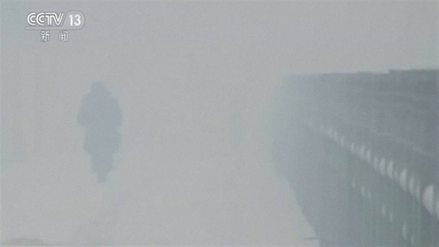 Hustý smog trápí severovýchod Číny (8. listopadu 2015)