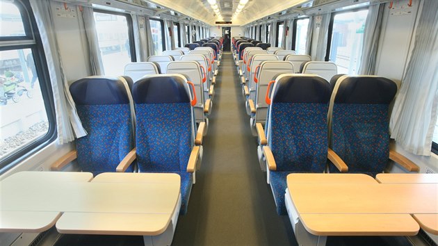 �esk� dr�hy p�edstavily nov� vlaky InterPanter, kter� budou od prosince jako rychl�ky jezdit mimo jin� mezi Olomouc� a Brnem.