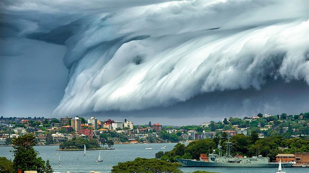 Oblačné tsunami, odborně šelfový mrak, nad Sydney