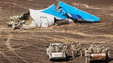 Trosky ruského letadla na Sinaji. (2. listopadu 2015)