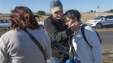 Jedna ze studentek je utována rodii poté, co v areálu koly v Kalifornii...
