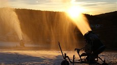 Na Kvild� na �umav� spustili v pond�lí ve�er 2. listopadu sn�ná d�la.