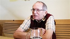 Jan �avel tvrdí, �e Mend�lejovova tabulka prvk� je ú�asné �tení.