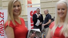 Editor jihomoravské redakce MF DNES Tomá� Michálek odpovídá na dotazy...