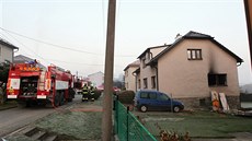 V Polné na Jihlavsku hoel ve stedu ráno rodinný dm. Pi poáru se zranili...