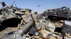 Trosky ruského letounu, který havaroval na egyptské Sinaji.