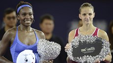 Karolína Plíšková (vpravo) ve finále na turnaji Elite Trophy neuspěla, titul...
