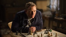 Daniel Craig jako James Bond ve filmu Spectre