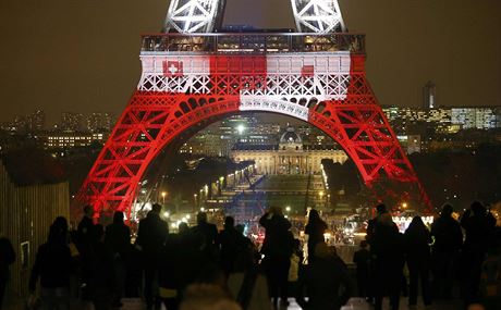 Uzavení pístupu na symbol Paíe - Eiffelovu v - je jedním z píklad úspchu terorist v boji proti Západu. Jejich hlavní zbra má jméno strach.