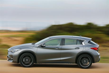 Infiniti Q30