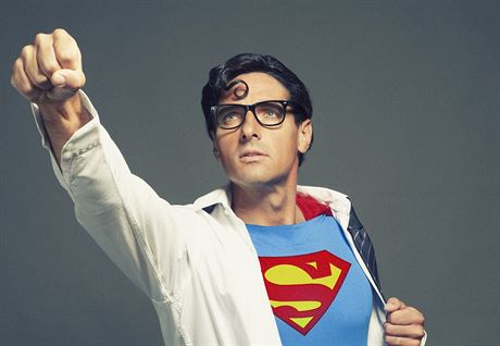 Roman ebrle jako Superman v kalendi Promny 2016