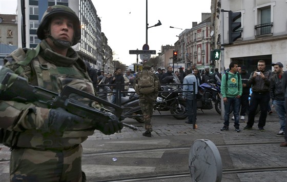 Policejní zátah v paíské tvrti Saint-Denis (18. listopadu 2015)