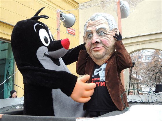 Sametové posvícení prezident Milo Zeman s krtekem.