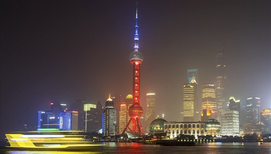Šanghaj vždy sloužila jako brána do Číny, proto začíná řada západních firem svůj nástup k více než miliardě potenciálních zákazníků právě zde nebo v jejím okolí.