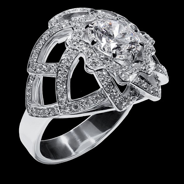Diamantový prsten.