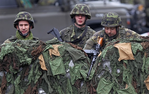 Do Bohnic, či basy. Proč jsou kdysi věznění odpírači vojny aktuální