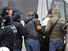 Zátah belgické policie v bruselské tvrti Molenbeek (16. listopadu 2015)