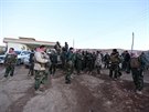 lenové kurdské milice pemerg se shromaují bhem vojenské ofenzivy, jejím...
